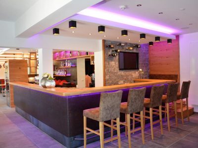 28D347CAFE64921220DD75706E00B9EC